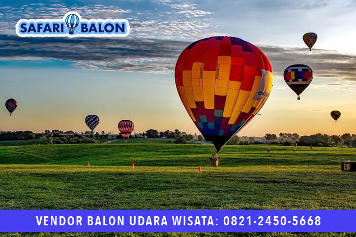 Vendor Balon Udara Penumpang Wisata di Indonesia